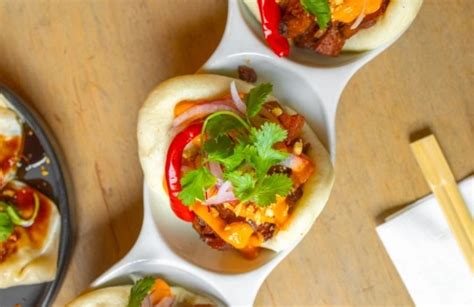  Spicy and Savory: Unveiling the Enigmatic Delights of Xingtai's Spicy Steamed Bun (La Rou Bao)?