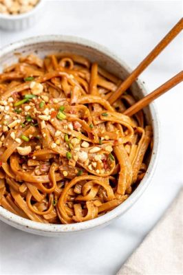  Spicy Rice Noodles with Pork and Peanuts: Can A Single Dish Really Conquer Your Taste Buds With Its Unctuous Sauce and Fragrant Peanut Crunch?