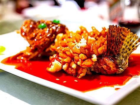  Sweet and Sour Mandarin Fish: Can This Iconic Dish from Suzhou Satisfy Both Your Sweet Tooth and Savory Cravings?