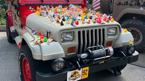 What Do Rubber Ducks in Jeeps Mean: A Dive into Symbolism, Culture, and the Unexpected